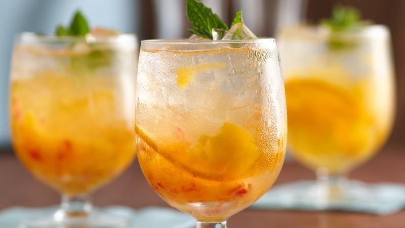 Коктейль Альмафино с апельсиновым соком и сливками