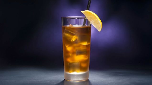 Необычный алкогольный коктейль «Крепкий чай»